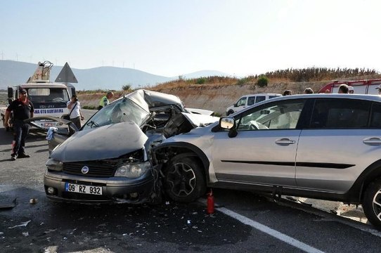 Feci kaza... Otomobil ters şeride girdi: 1 ölü