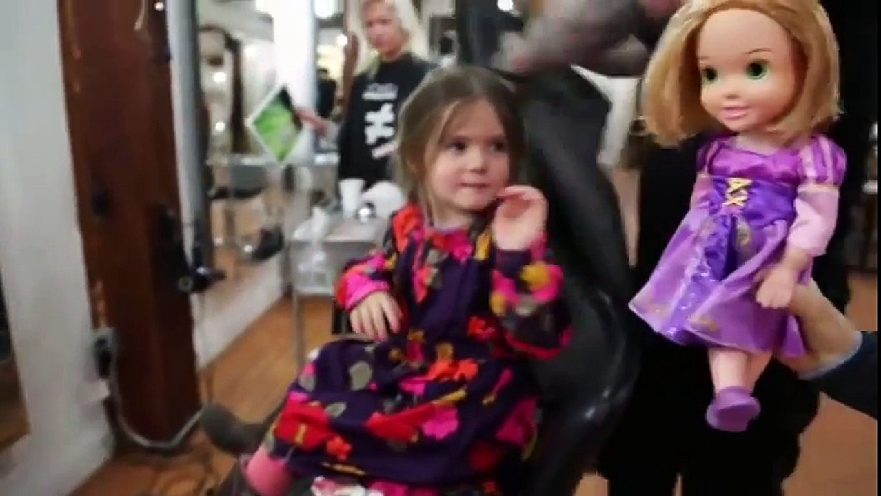 Menina De 3 Anos Doa Cabelo Para Caridade