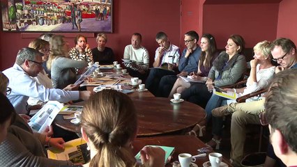 Ça discute animation estivale au café du commerce