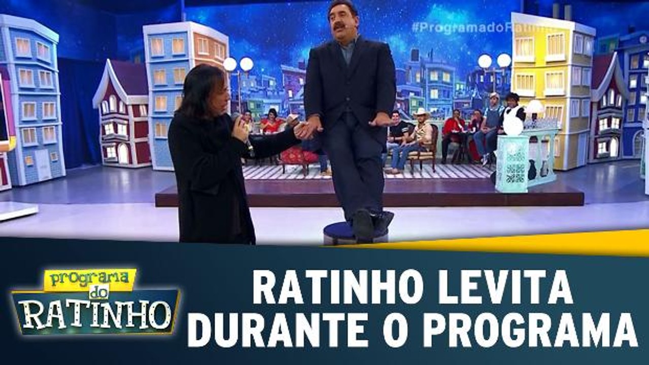 Ratinho levita durante o programa