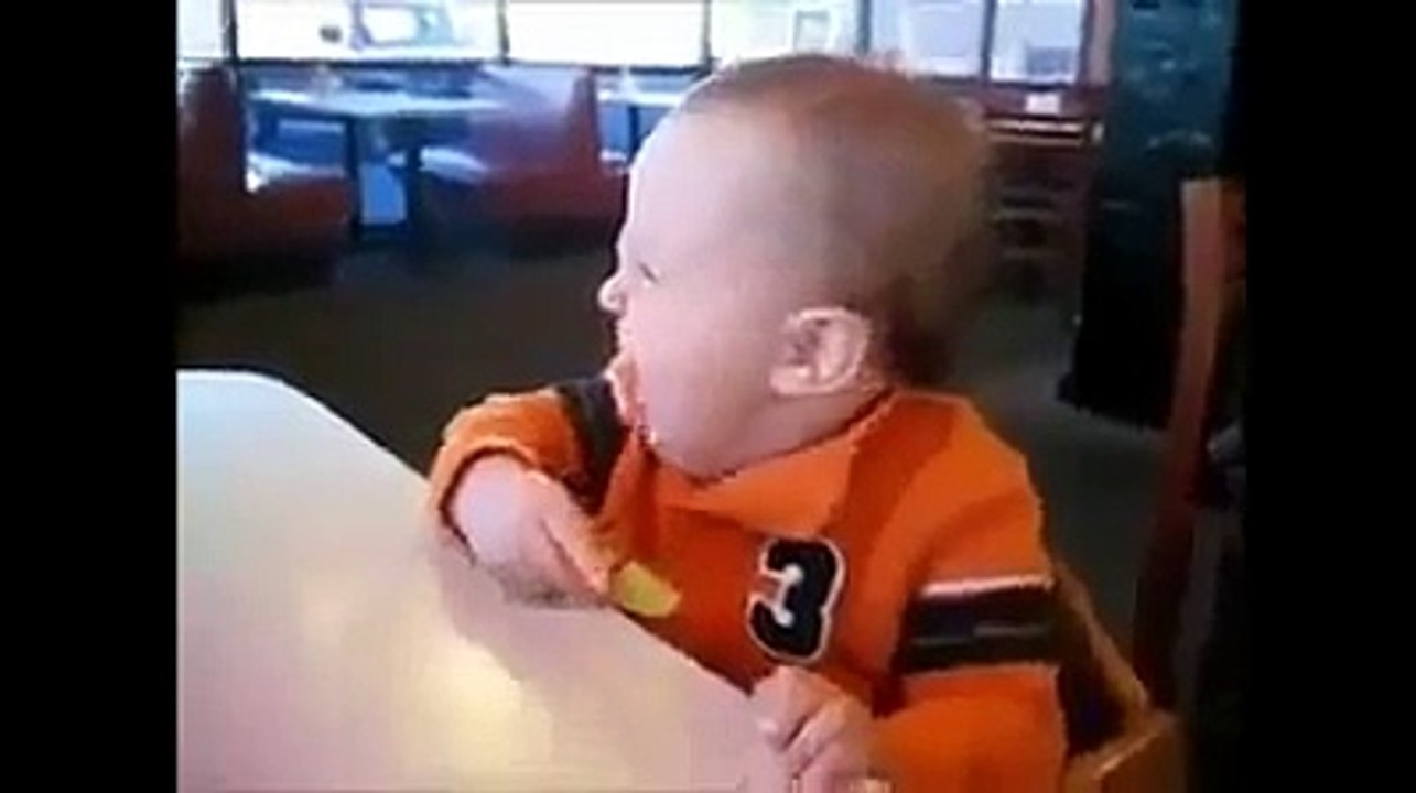 Funny reactions to eating a lemon … LAUGH AND SHARE!