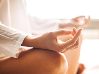 Meditate Like a Pro: 3 Tips from Dan Harris