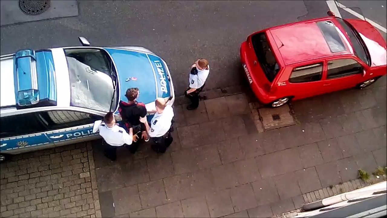 POLIZEI-GEWALT in Wuppertal! 22.06.2016 gegen Deutsches Volk