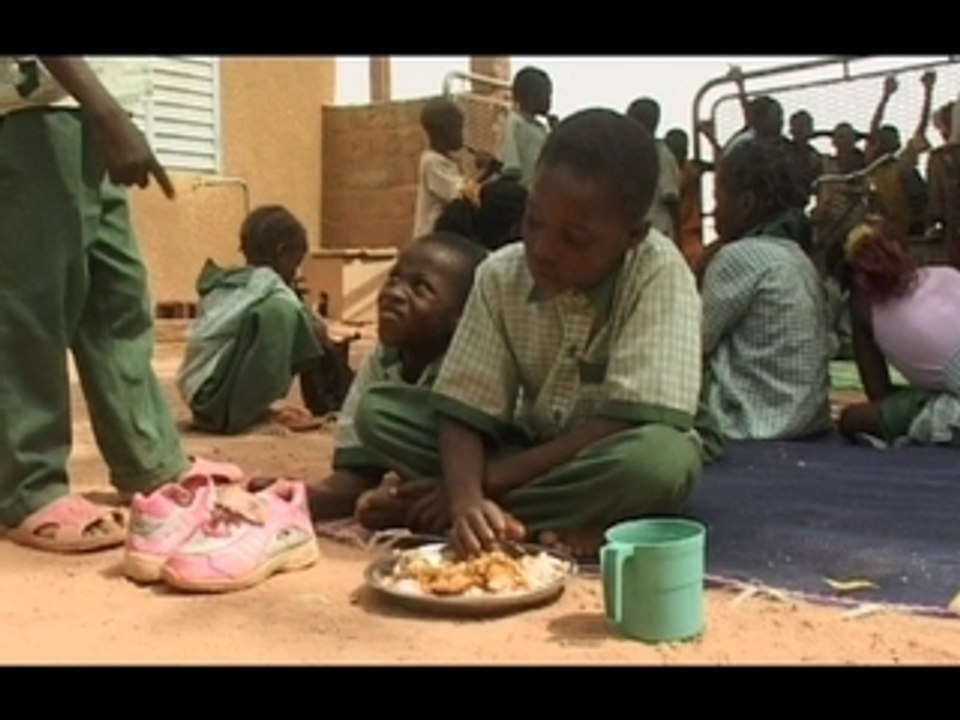 Pierre rencontre sa filleule au Burkina