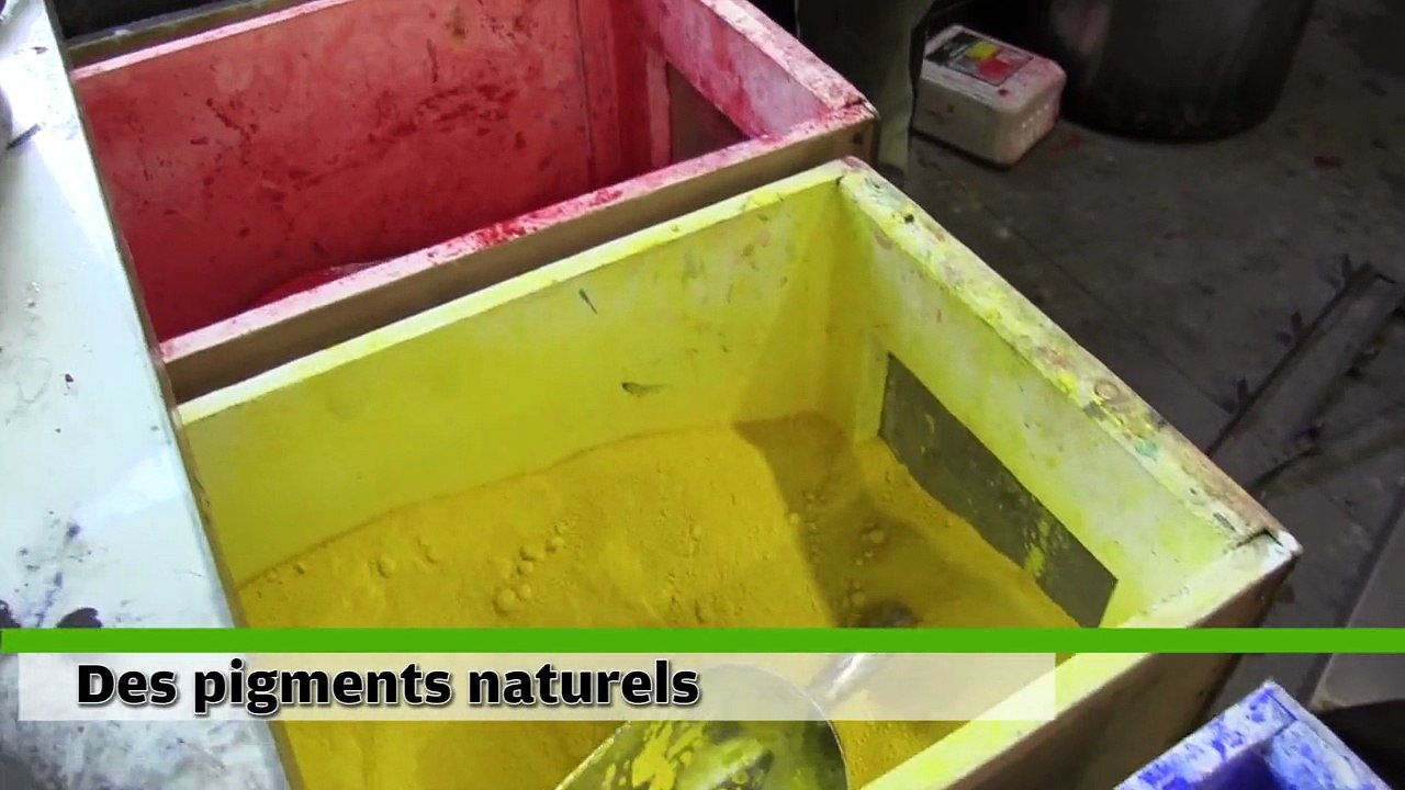 VIDEO. Tours : un atelier de papiers peint sur mesure