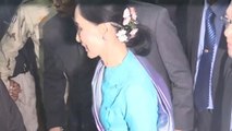 Suu Kyi centra su primer día de visita a Tailandia en los inmigrantes birmanos