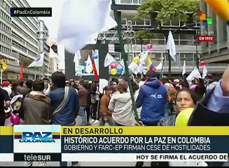 Colombianos expresan júbilo por la firma del acuerdo de paz