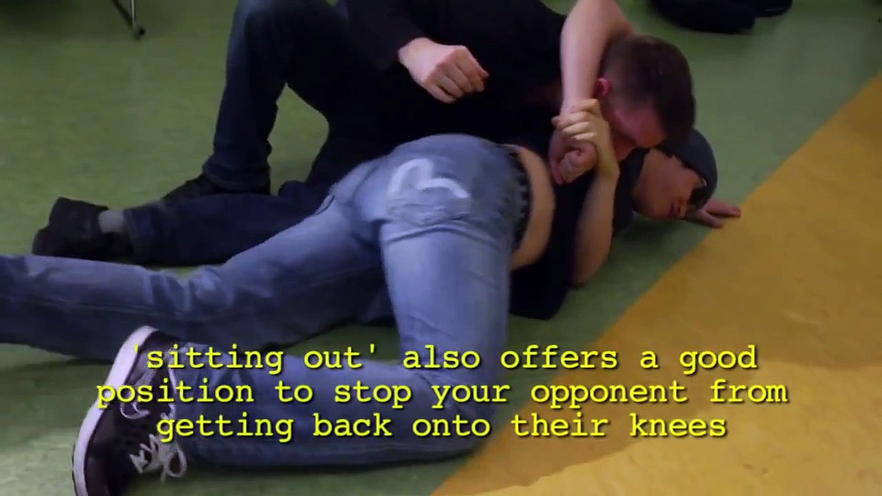 How to win a Street Fight fast - The Reversal Ground Defense [Lesson 17]