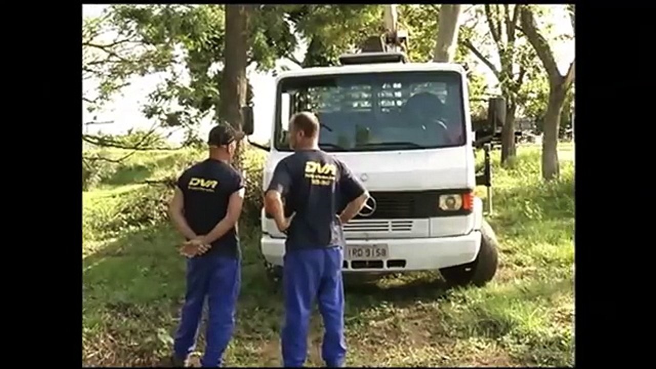 Os sinais do temporal que abalou Porto Alegre em 29 de janeiro continuam lembrando o acontecimento