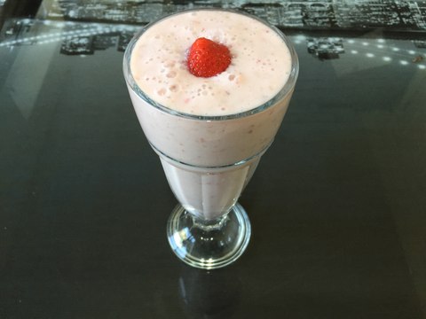 Apple, banana and strawberry milkshake urdu