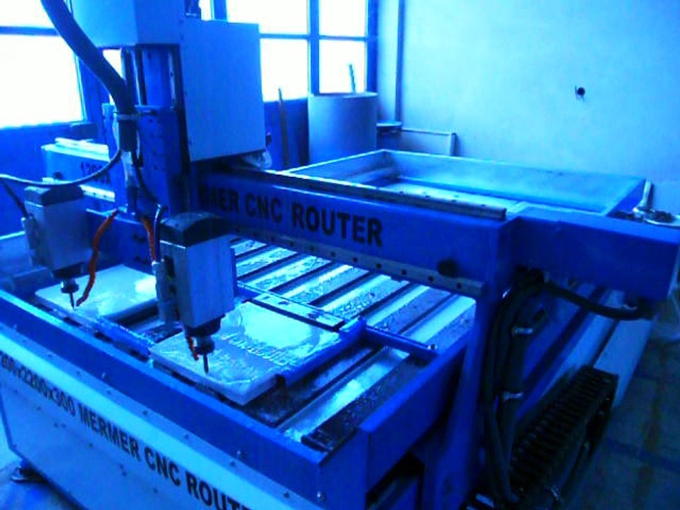 2 kopyalı cnc router,mermer,ahsap,plastık,kalıp ımalatında kulanılabılır.