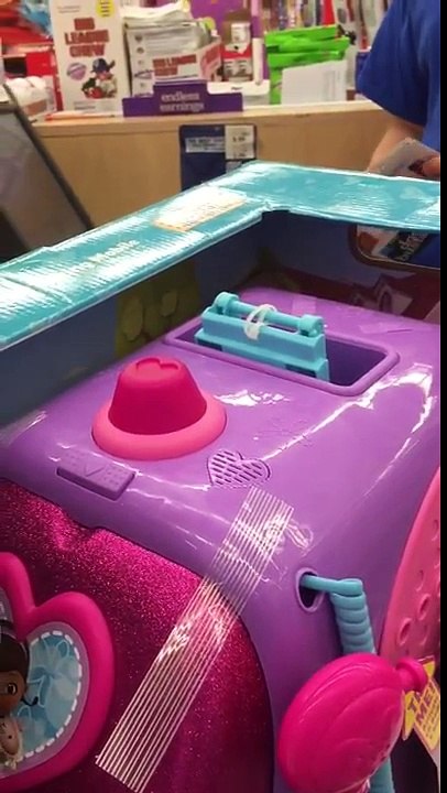 จ่ายค่าของเล่นที่toy r us