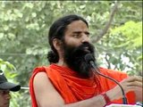 Ramdev calls Sonia 'Pujya Mata', seeks meeting over black money