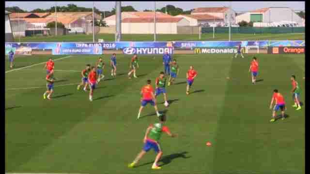 España vuelve al trabajo para preparar los octavos de la Eurocopa