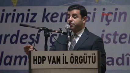 Demirtaş Van'da İftara Katıldı