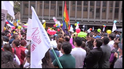 Colombianos reciben  histórico cese el fuego entre expectativa y desconfianza