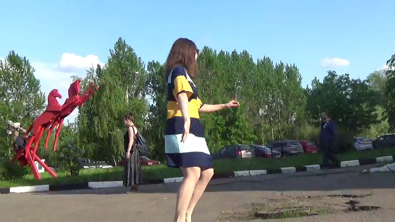 Танцует ведущая(Арт - фестиваль “ Искусство в каждом из нас “)