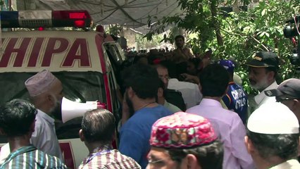 Pakistan: funérailles d'un chanteur soufi assassiné