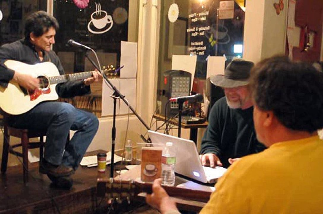 "25 or 6 to 4" fun singalong at The Coffee Gallery 04/07/10