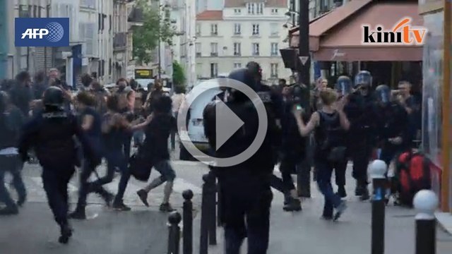 Polis gempur tunjuk perasaan pekerja di Paris