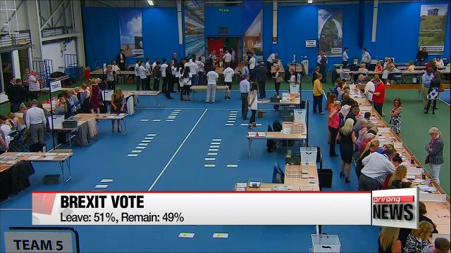 Brexit looms as Leave vote takes strong lead