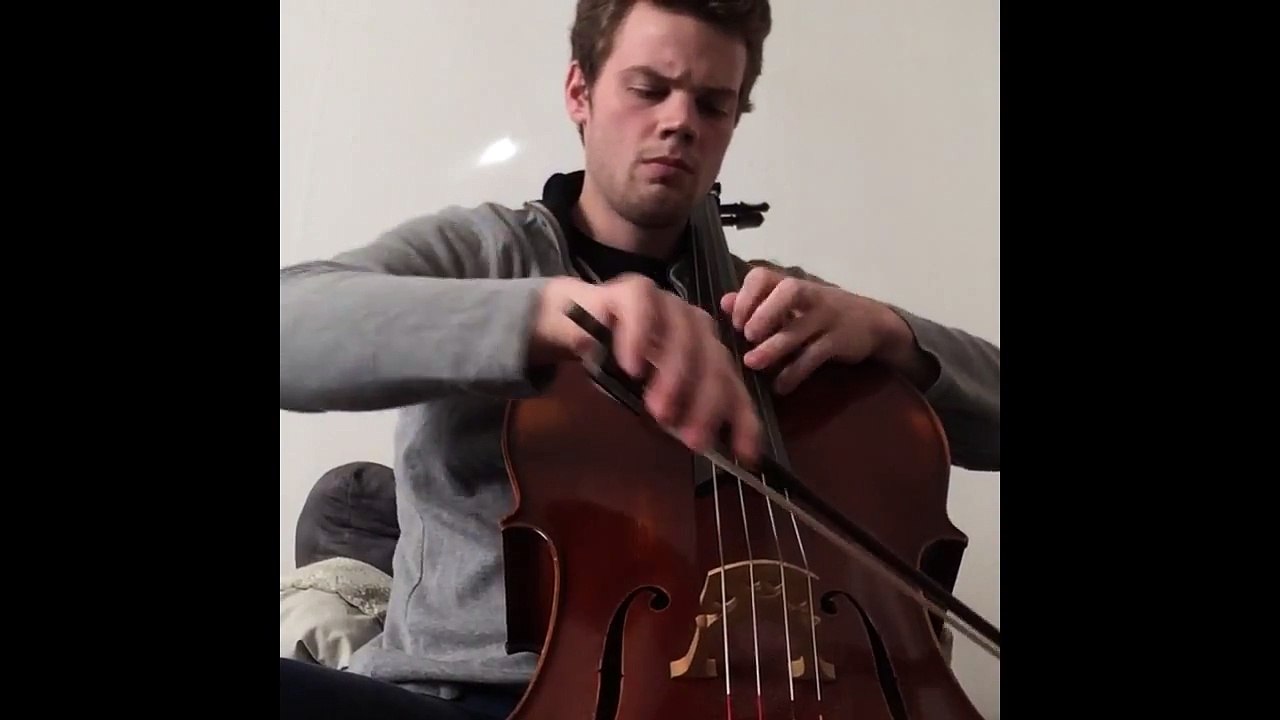 Waltz from "Howl's Moving Castle". Cello