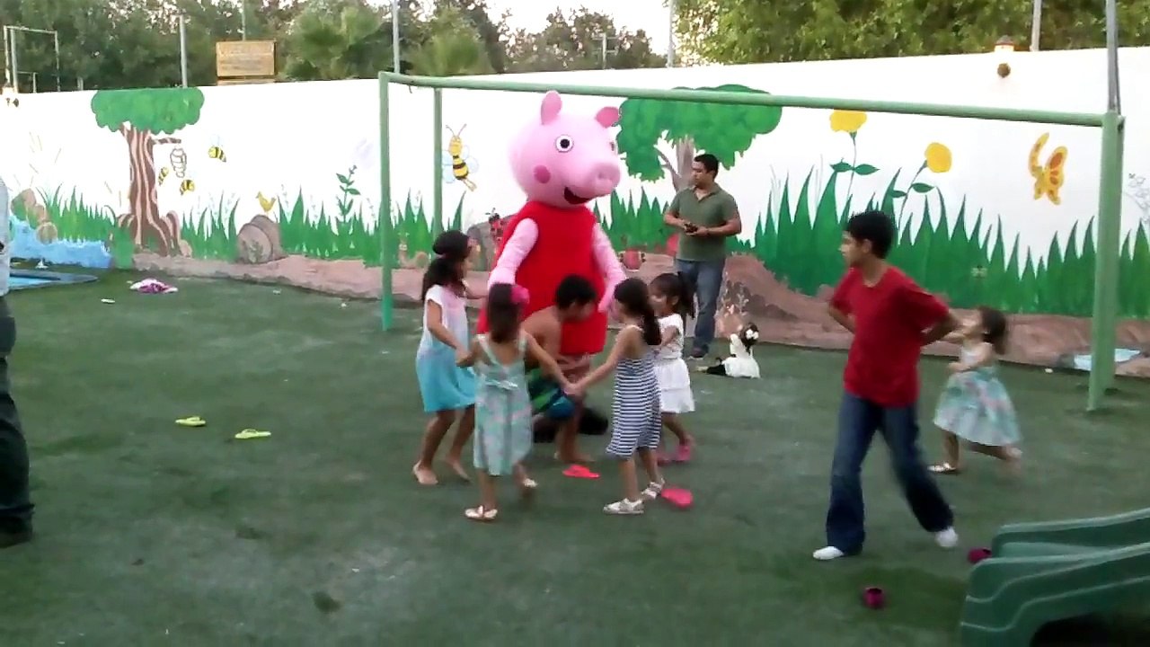 Kiddos with Peppa Pig!