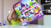 Принцесса София Дисней Лего Дупло. Ярослава играет в конструктор Lego Duplo Sofia's Royal Castle