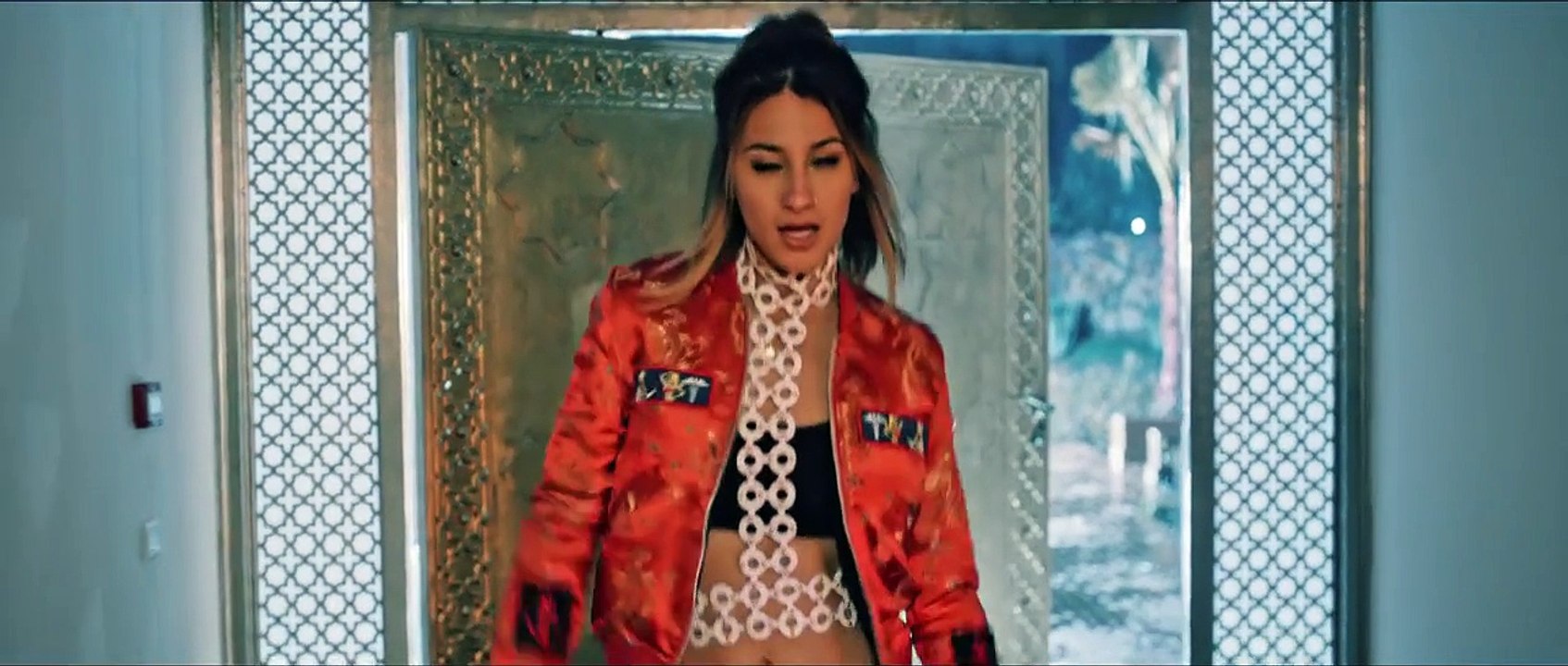 Lexy panterra créer sa musique et son propre clip!