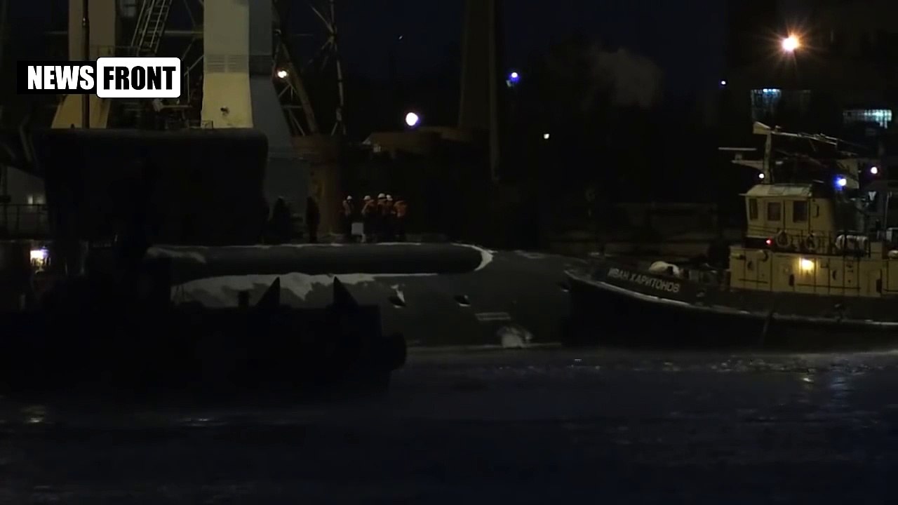 Das U-Boot „Wladimir Monomach“ gibt einen Salvenschuss mit zwei Interkontinentalraketen "Bulawa" ab