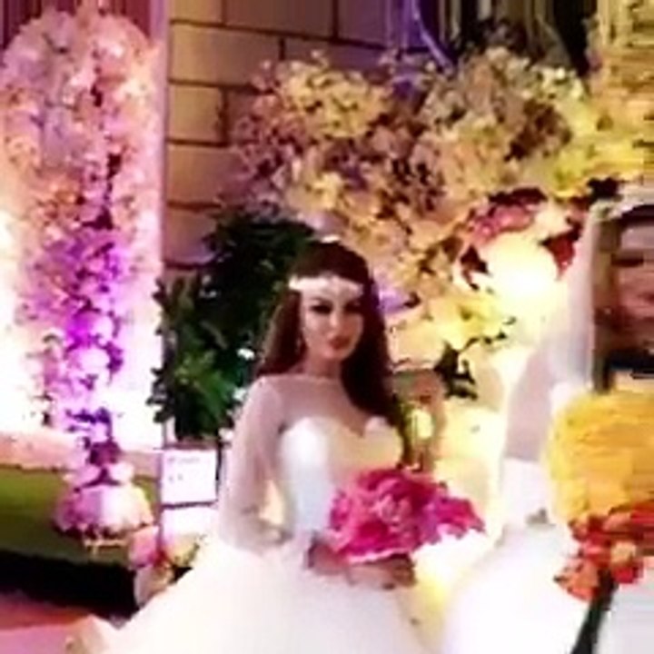 Aik Admi Ney 4 Larkio Se Aik Hi Din Shaadi Ker Li