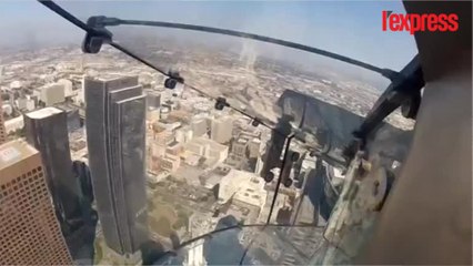 Un toboggan de verre sur le plus haut building de Los Angeles