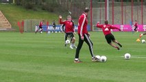 Pep Guardiola kidding after Toni Kroos tackling Thomas Müller -