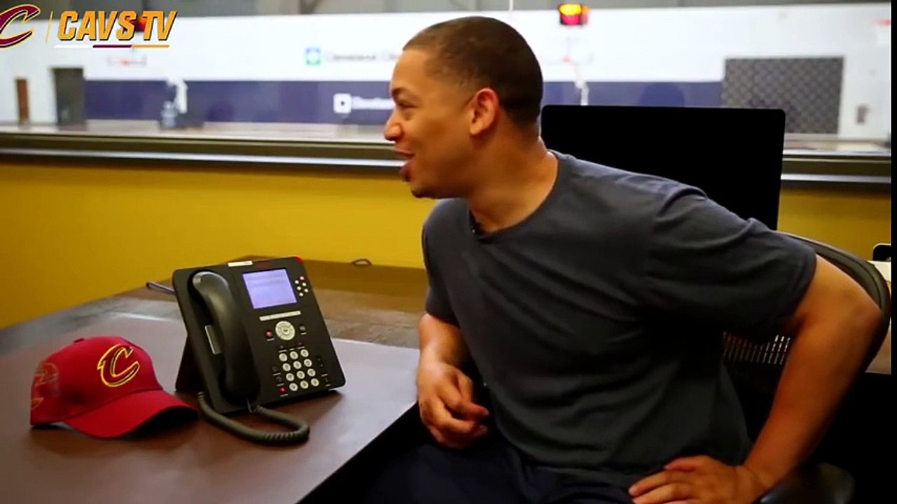 President Obama Calls Up Cavs Coach Tyronn Lue!  Tell J R  To Put On A Shirt (1)