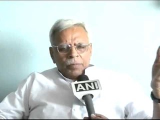 JD(U) leader makes strong pitch for Pranab as president