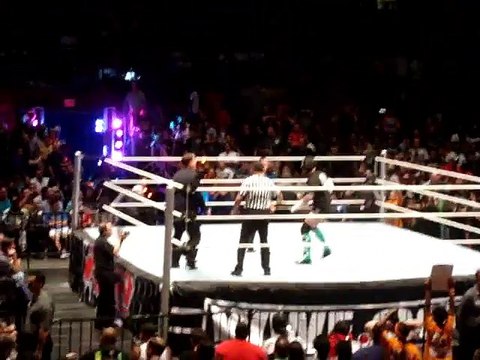 Kane vs CM Punk Smackdown tour 2010