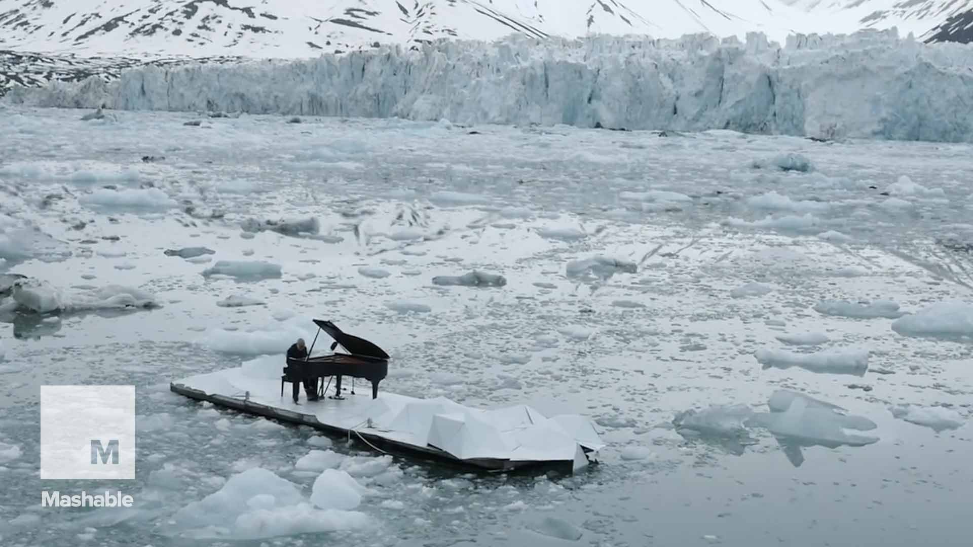 Snow piano. Эйнауди в Антарктиде. Людовико Эйнауди Арктическая Элегия. Людовико Эйнауди Elegy for the Arctic. Людовико Эйнауди Элегия для Арктики.