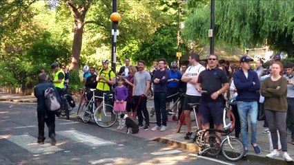 Des manifestants anti-Brexit devant le domicile de Boris Johnson