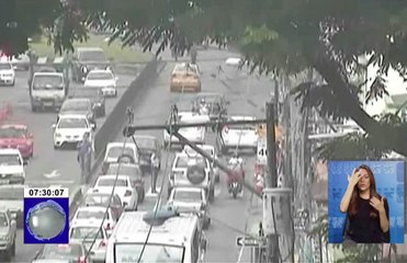 Agente de tránsito atropellado por conductora que reclamó multa