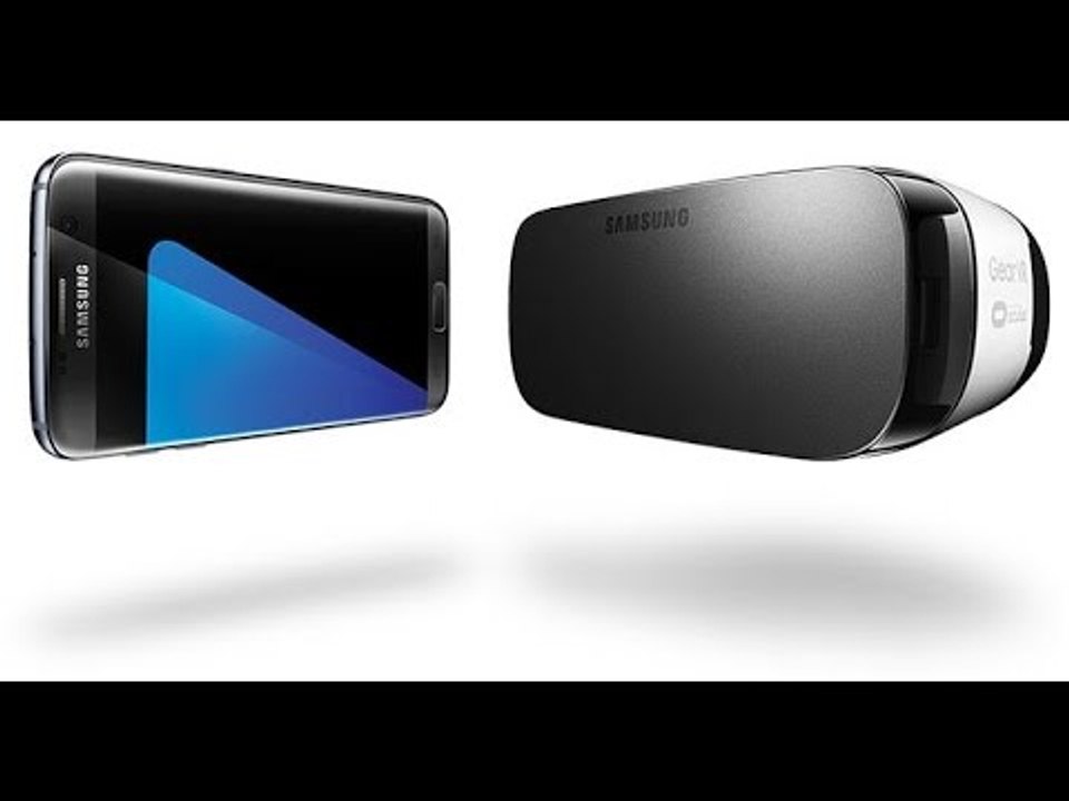 Girl Freaks Out While Using Oculus Rift