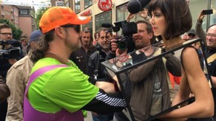 Kadın Sanatçı Bedenine Dokunulması Konulu Gösterisi Sonucu Tutuklandı