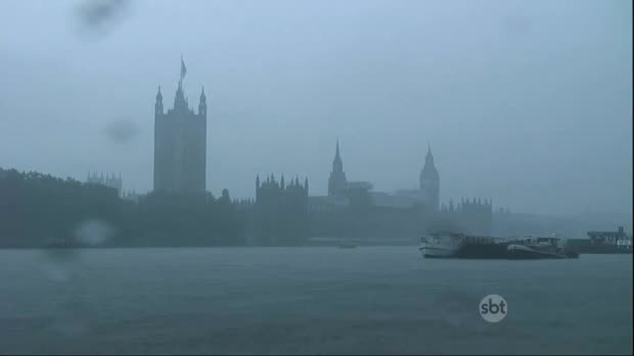 Britânicos decidem se Reino Unido continua como membro da União Europeia