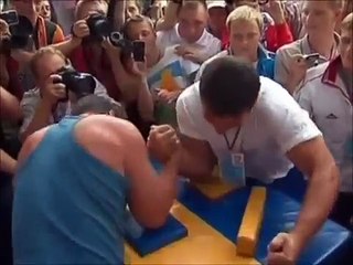 Владимир Владимирович ПУТИН - Армрестлинг
