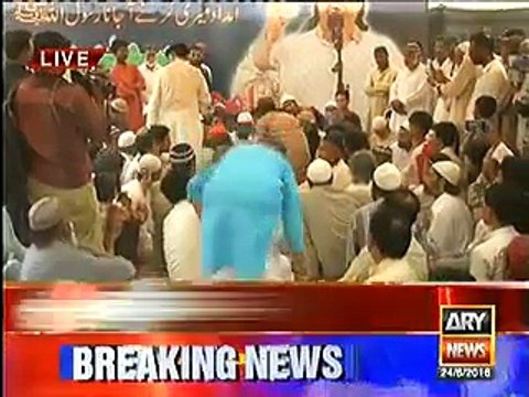 Amjad Sabri’s son cried reciting “Mai qabar andheri mai ghabraunga jab tanha” in Soyem rasm of Amjad Sabri