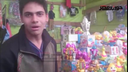 بائع فوانيس: «الدنيا بقت نار»