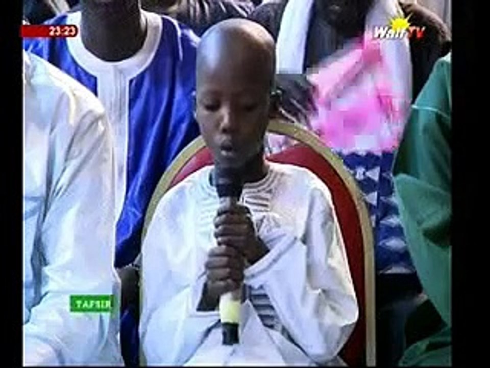 C'est émouvant : Cet enfant récite le Coran avec une voix d’or