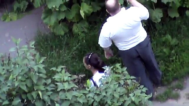 Добрая семья на улице гуляет — видео снял Ворокоротков