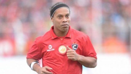 Ronaldinho Şov Yapmaya Devam Ediyor!