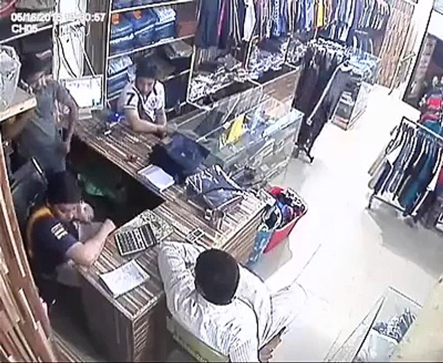 You Will Be Shocked After See The CCTV Footage Of Faisalabad Robbery
