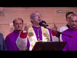 Matera - il vescovo alla benedizione del carro della festa della bruna 2016